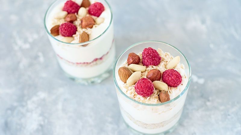 Greek Yogurt With Raspberries and Granola